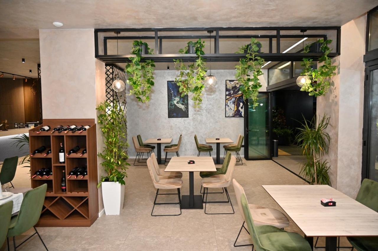 Hotel Vino ドゥラス エクステリア 写真